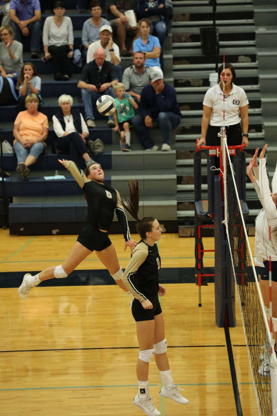 Outtakes_100419_ginwvball43_zlm.JPG